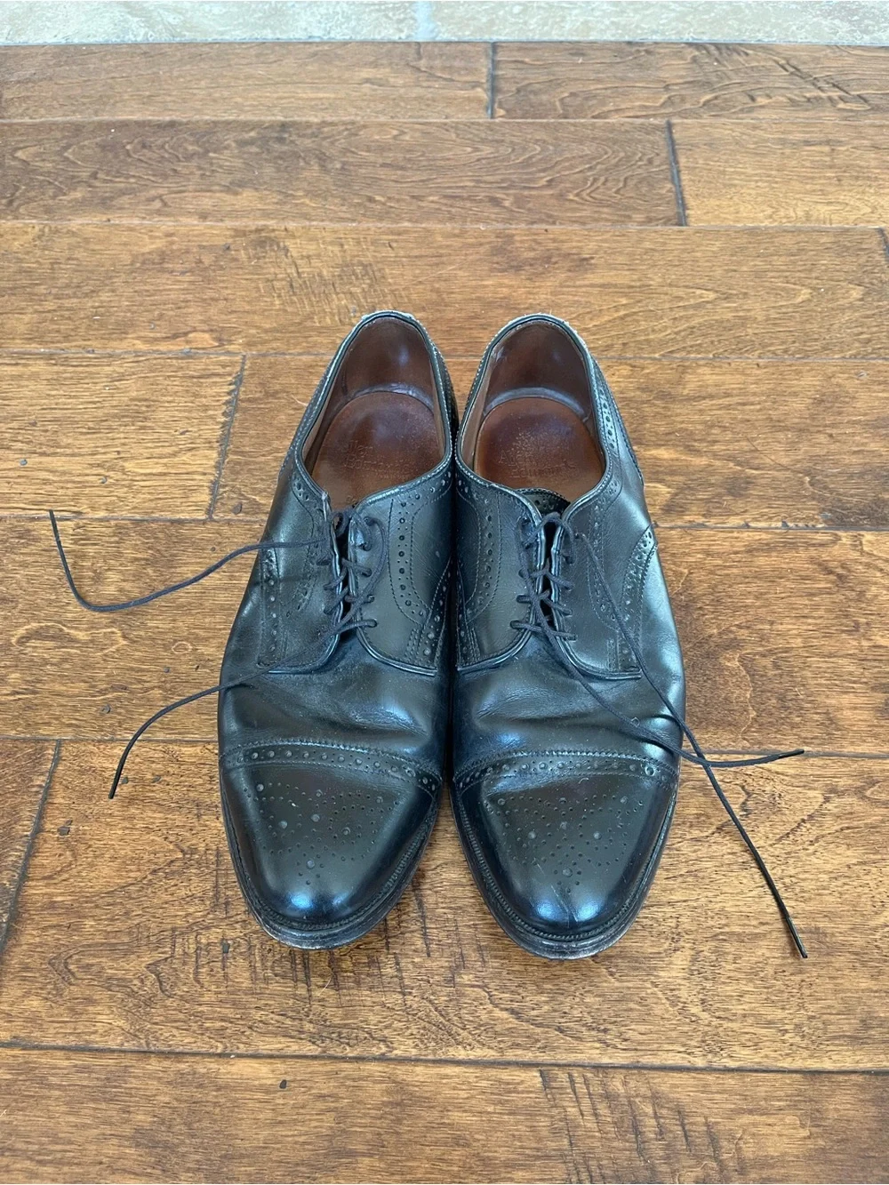 Classic Men's Black Leather Cap-Toe Oxfords